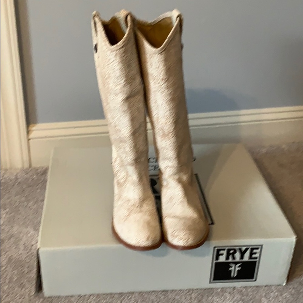Woman’s White Frye Boots